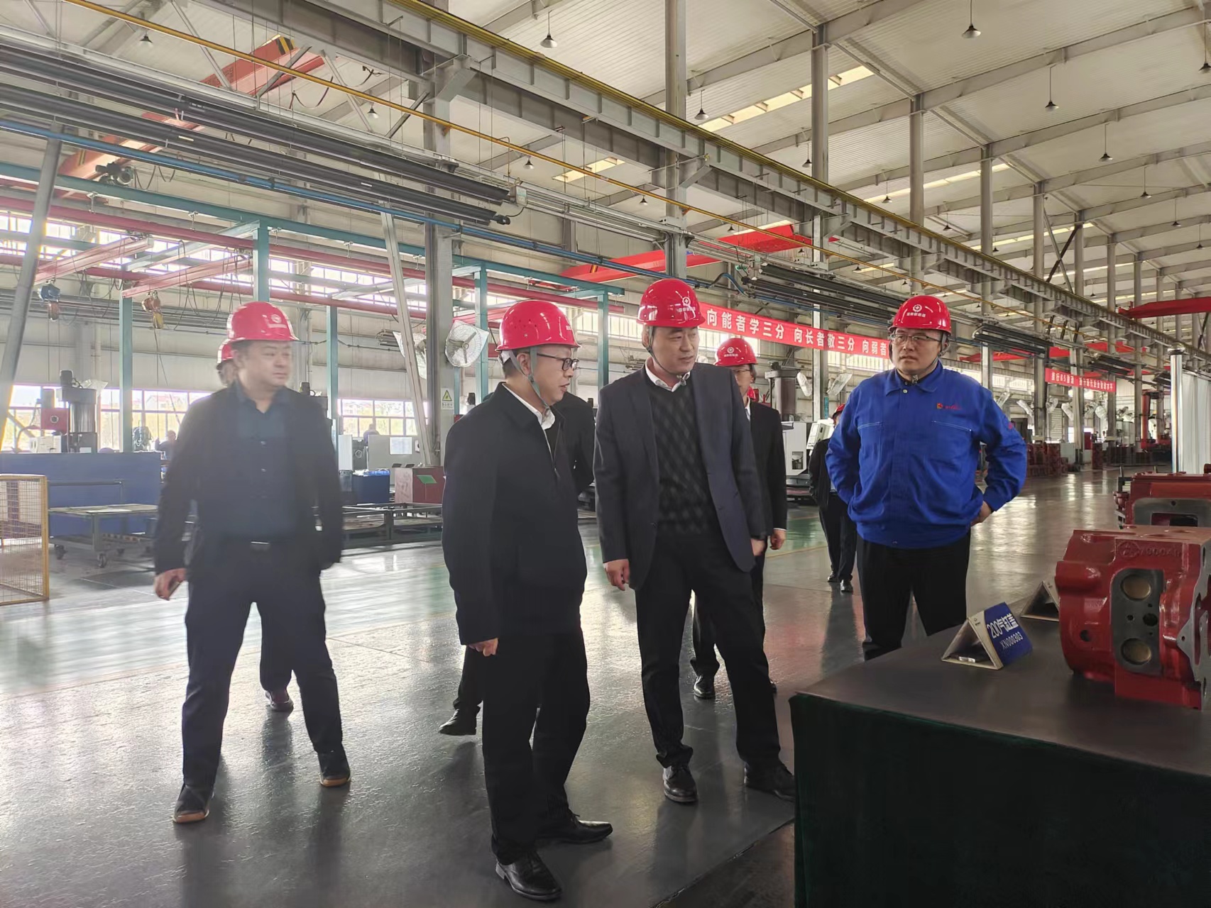 盘州市考察团莅临淄柴新能源考察(高晓凤) (2).jpg 盘州市考察团莅临淄柴新能源考察(高晓凤) (2).jpg